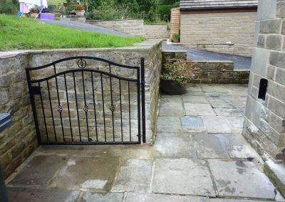 Curved Top Gates